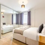 Sunny 1Br Gem Near Canary Wharf With Parking