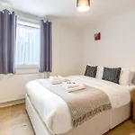 Sunny 1Br Gem Near Canary Wharf With Parking